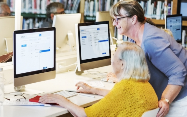 lady at a digital skills class