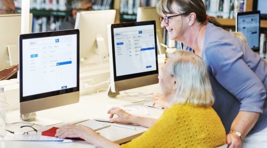 lady at a digital skills class